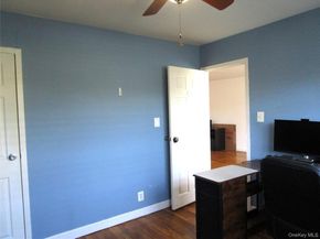 324 Post Avenue 9F, Westbury NY 11590