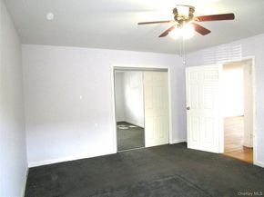 324 Post Avenue 9F, Westbury NY 11590