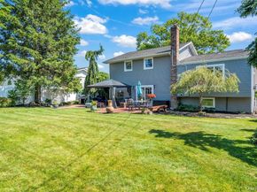 17 Glen Lane, Kings Park NY 11754