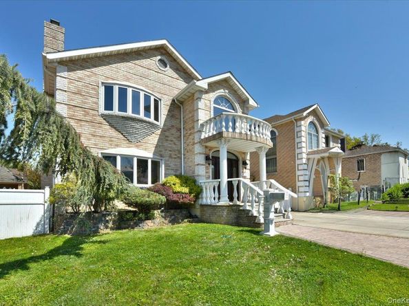 7627 175th Street, Fresh Meadows NY 11366
