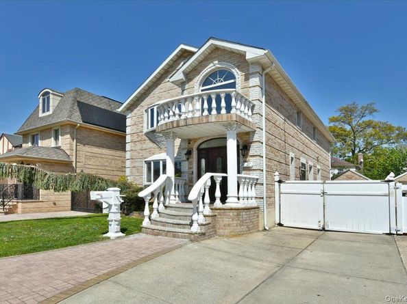 7627 175th Street, Fresh Meadows NY 11366