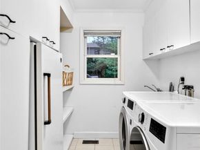 58 Hummingbird Drive, East Hills NY 11576