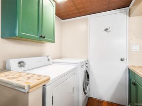 11 Harvest Lane, West Islip NY 11795