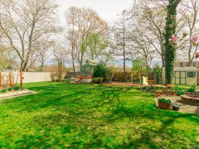 11 Harvest Lane, West Islip NY 11795
