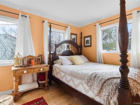 11 Harvest Lane, West Islip NY 11795