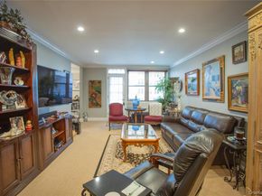 210 E Broadway 4F, Long Beach NY 11561