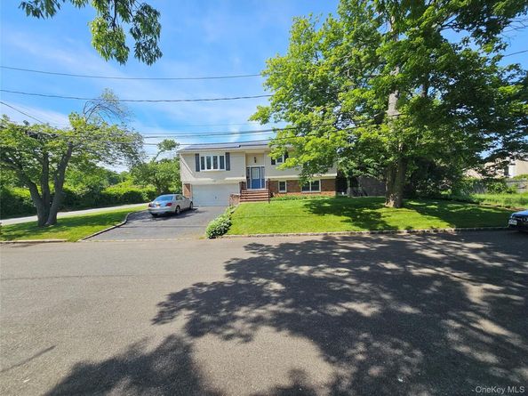 5 Ireland Place, Copiague NY 11726