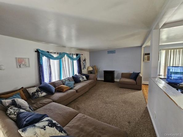 5 Ireland Place, Copiague NY 11726