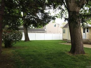 8 Garden Place, Merrick NY 11566
