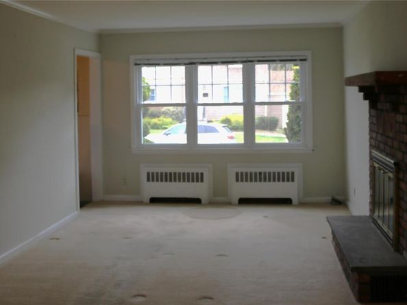 8 Garden Place, Merrick NY 11566