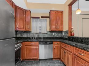 85 Admiral Court 87, Bronx NY 10473