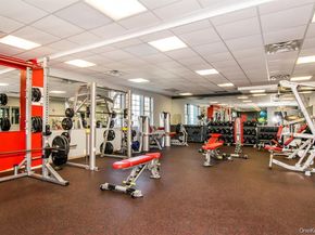 85 Admiral Court 87, Bronx NY 10473