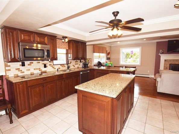 32 Lagoon Place, East Islip NY 11730