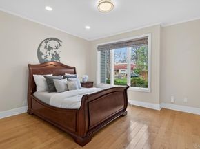 18 Windemere Way, Woodbury NY 11797