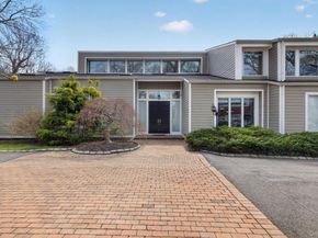 18 Windemere Way, Woodbury NY 11797