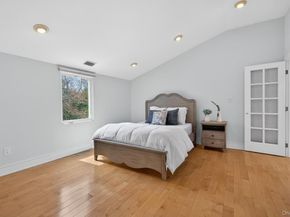 18 Windemere Way, Woodbury NY 11797