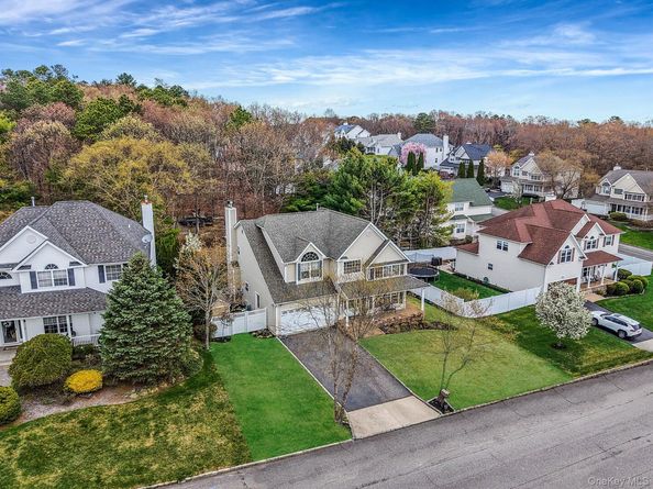 52 Shady View Crossing, Manorville NY 11949