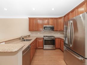 21 Virginia Pine Lane 21, Bay Shore NY 11706