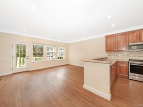 21 Virginia Pine Lane 21, Bay Shore NY 11706