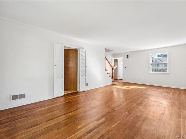 19 Wright Place, Scarsdale NY 10583