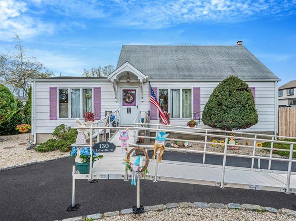 130 Lafayette Road, West Babylon NY 11704