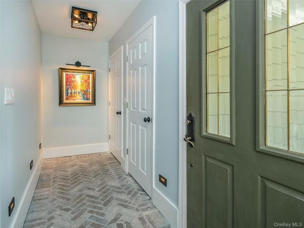 3 Duke Place, Glen Cove NY 11542