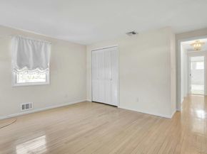 258 E 5th Street, Deer Park NY 11729