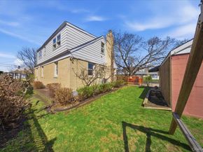 146 Caroline Avenue, Garden City South NY 11530