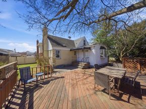 146 Caroline Avenue, Garden City South NY 11530