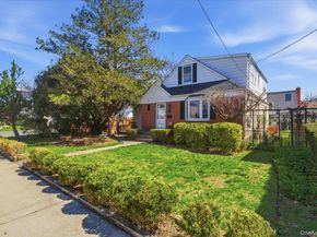 146 Caroline Avenue, Garden City South NY 11530