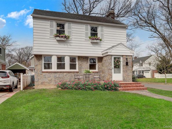 31 Carol Street, Lynbrook NY 11563