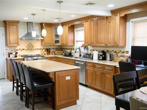 8 Chauncey Lane, Coram NY 11727