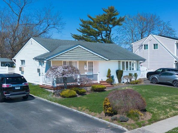 18 Seitz Drive, Bethpage NY 11714