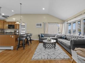 18 Seitz Drive, Bethpage NY 11714