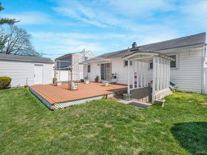 18 Seitz Drive, Bethpage NY 11714