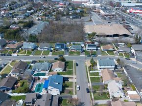 18 Seitz Drive, Bethpage NY 11714