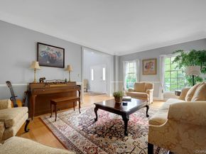 34 Eagle Court, White Plains NY 10605