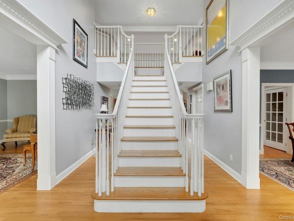 34 Eagle Court, White Plains NY 10605
