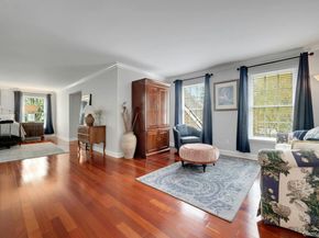 34 Eagle Court, White Plains NY 10605