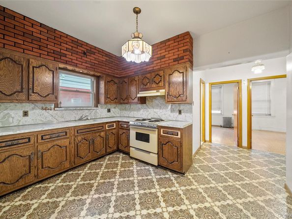 68-40 78th Street, Middle Village NY 11379