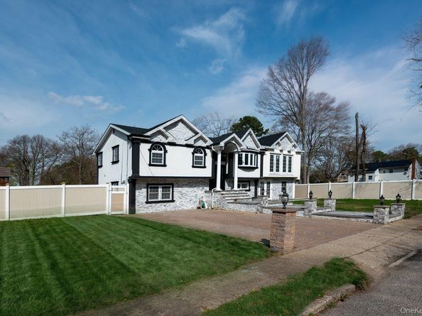 478 Mayflower Avenue, Brentwood NY 11717