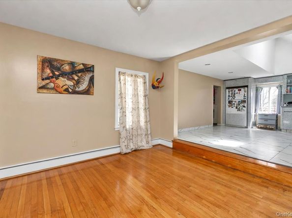 38 5th Street, Valley Stream NY 11581