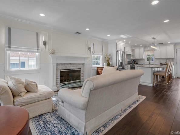 23 Grove Street, Cold Spring Harbor NY 11724