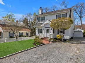23 Grove Street, Cold Spring Harbor NY 11724