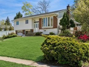 115 Morewood Drive, Smithtown NY 11787