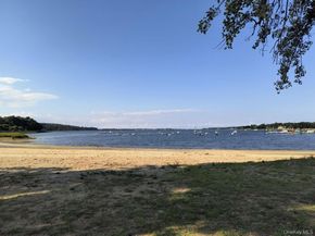10 Harbour Lane 4B, Oyster Bay NY 11771