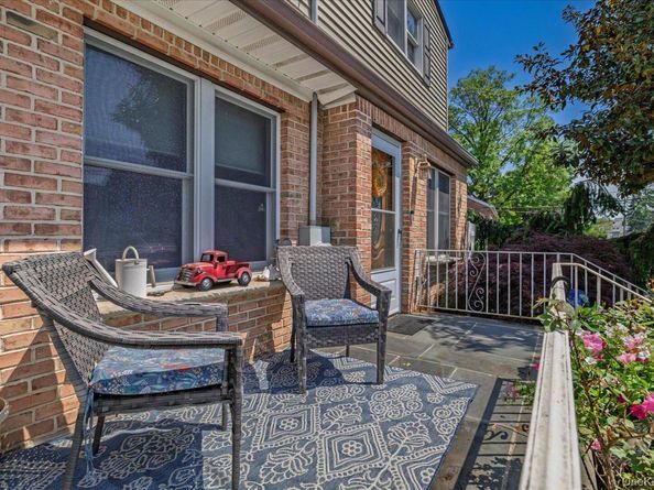 212 Gordon Avenue, Westbury NY 11590