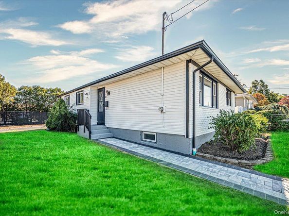 53 N 1st, Deer Park NY 11729