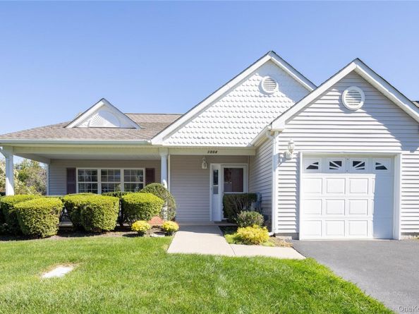 1504 Pebble Beach Path, Riverhead NY 11901