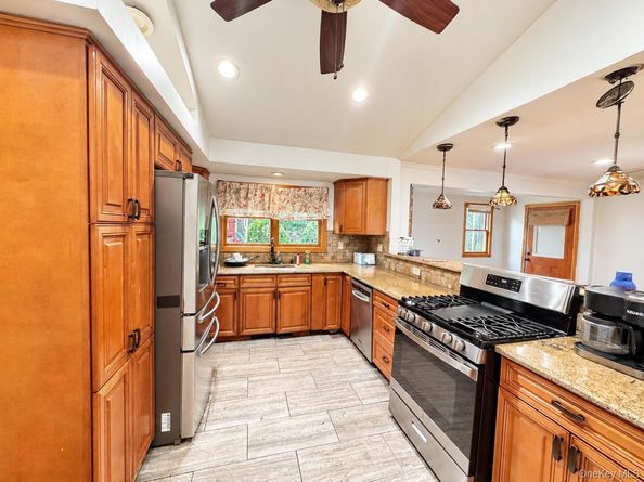 25 Urban Drive, Selden NY 11784